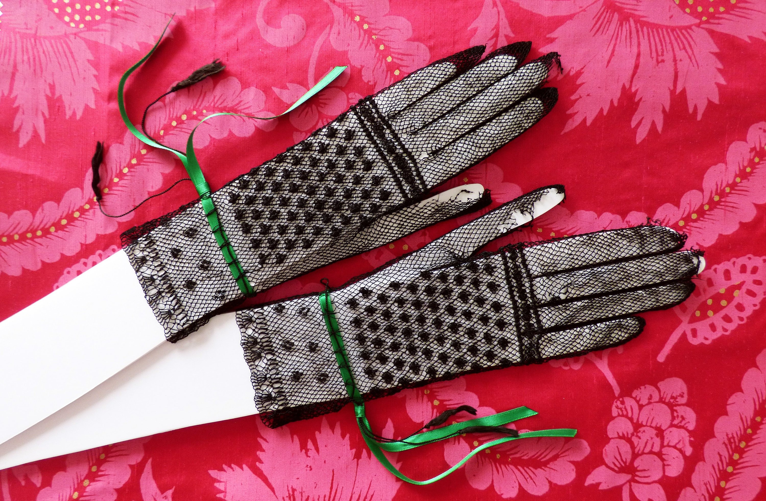 Antique Knitted Lace Gloves - Victorian Civil War Era, 1860s Cotton