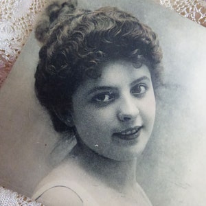 3 Original vintage postcards, France 1900s - edwardian beauty - antique postcards - collectibles - scrapbooking - Belle epoque - Parisienne
