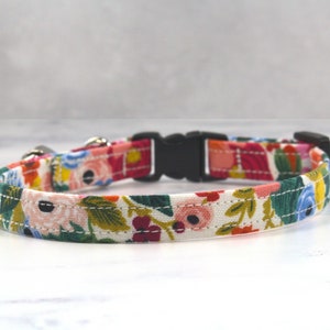 Rifle Paper®, Rifle Paper® Cat Collar, Collar with Bell, Rifle Paper® Fabric, Adjustable, Fabric, Flowers, Peach, Pink, Floral, Silver Bell