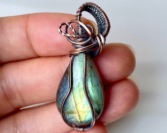 Green Labradorite Wire Wrapped Necklace in Antique Bare Copper Wire Handmade Labradorite Jewelry Healing Crystals and Stones Chakra Crystal