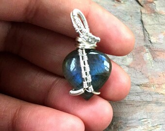 Labradorite Necklace Wire Wrapped Jewelry Healing Crystals and Stones Gemstone Jewelry Natural Crystal Stone Jewelry Chakra Natural Crystal