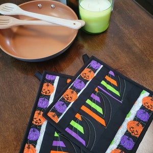 Supports de pot d'Halloween matelassés, décoration de cuisine Jack o Lantern (Ensemble de 2)
