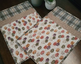 Manteles individuales acolchados a cuadros con forma de calabaza, decoración de mesa otoñal