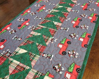 Mickey Mouse gewatteerde kersttafelloper, keukendecoratie voor de feestdagen