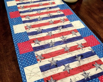Gesteppter Vaterländischer Tischläufer, Stars and Stripes, 4.Juli Dekor