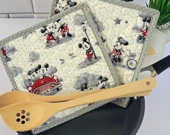 Mickey and Minnie Vintage Romance Quilted Potholders