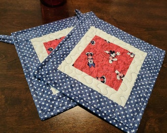 Patriotyczne pikowane podkładki pod garnki z Myszką Miki i Minnie, zestaw 2 szt.
