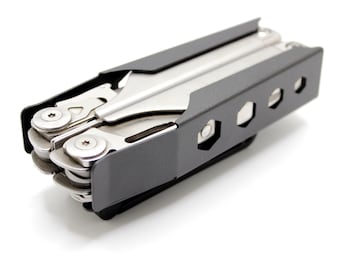 Sheathe designed for Leatherman SURGE - adjustable belt size / rotatable clip