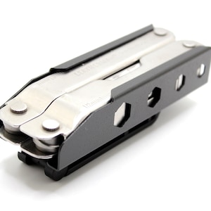 Sheath for Leatherman SUPERTOOL 300 - Designed by RAE GEAR