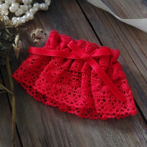 1 pair of Lolita wristcuffs in red | Cuff bracelets made of soft cotton lace, customizable lace cuffs, girls kawaii outfits