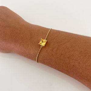 Yellow Topaz Stone Charm Bracelet - Gold Link Chain Bracelet for Women Everyday Wear - November Birthstone Fashion Accessory