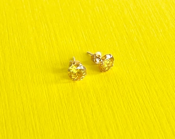 14k Solid Gold Yellow Topaz Stud Earrings: November Birthstone Yellow Earrings Set