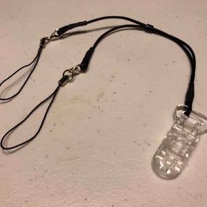 Kanso Style Hearing Aid Lanyard Clip image 1