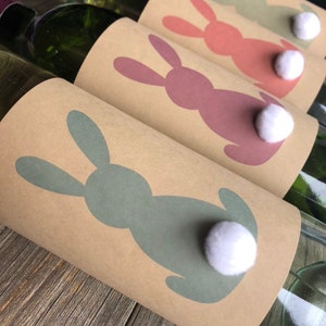 Easter Bunny Wine Label Table Decoration, Baby Shower Decorations, PomPom Bunny Wine afbeelding 3