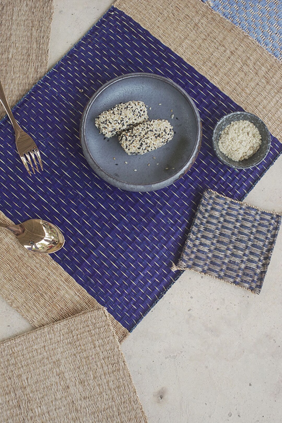 SET2 Blue Brown Placemats, Rustic Placemats, Woven Placemats, Rush Grass Yarn Table Mat, Vintage