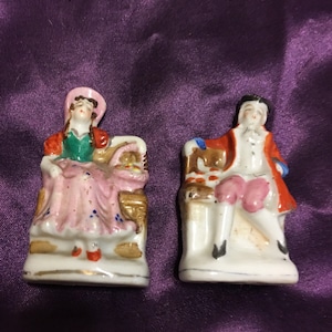 Par de figuras de porcelana Pareja colonial de Japón 1950