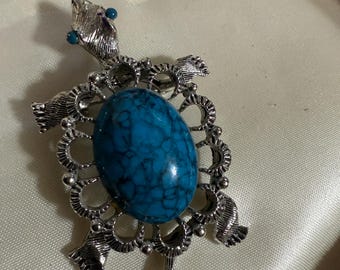 Gerry’s silver tone turtle brooch with faux turquoise shell and eyes