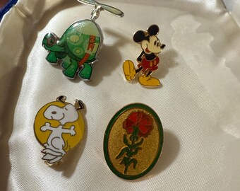 Lot 4 pins and enamel and cloisonné Mickey Mouse tank the tortoise