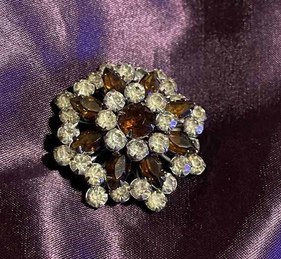 Gorgeous round brown and diamanté brooch - image 1