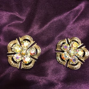 Vintage Coro round floral earrings with aurora borealis stones