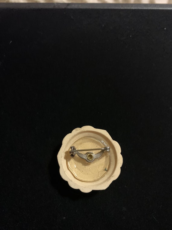 lovely early plastic floral brooch might have bee… - image 2