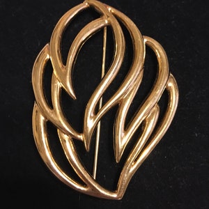 Gorgeous Monet figural brooch vintage