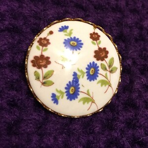 Sweet floral porcelain brooch vintsge 1980s image 1