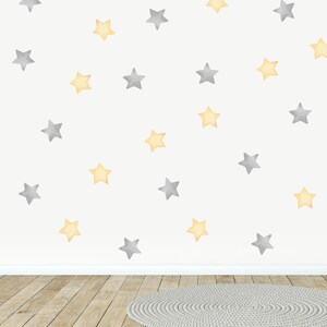 Confezione da 42 adesivi murali a forma di stella acquerellata grigia e gialla, adesivi murali per la cameretta dei bambini, adesivi murali a forma di stella, adesivi murali disegnati a mano, adesivi murali del cielo notturno