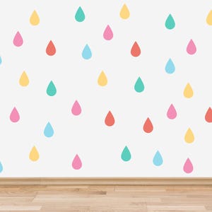 Adesivos coloridos de gotas de chuva, adesivos de parede de gotas de chuva para berçário em arco-íris, adesivos de confete de gotas de chuva, arte de parede de gotas de chuva, adesivos de janela de gotas de chuva