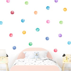 Adesivi murali a pois arcobaleno acquerello, adesivi murali colorati per la cameretta dei bambini, decorazioni per la cameretta dei bambini, decorazioni murali con coriandoli per la sala giochi