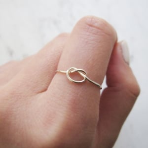 Sterling silver knot ring// love knot ring, silver knot ring, thin knot ring, dainty knot ring, promise ring, forever knot, bridesmaid gift