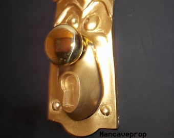 1 Alice In Wonderland Life Size Door knob Face Plate,Working Movie Prop