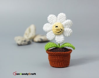 Smiling daisy in pot - Cute floral desk decoration - Girlfriend gift, Mother's day gift