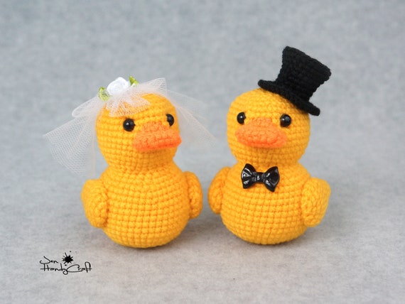 bride and groom rubber ducks