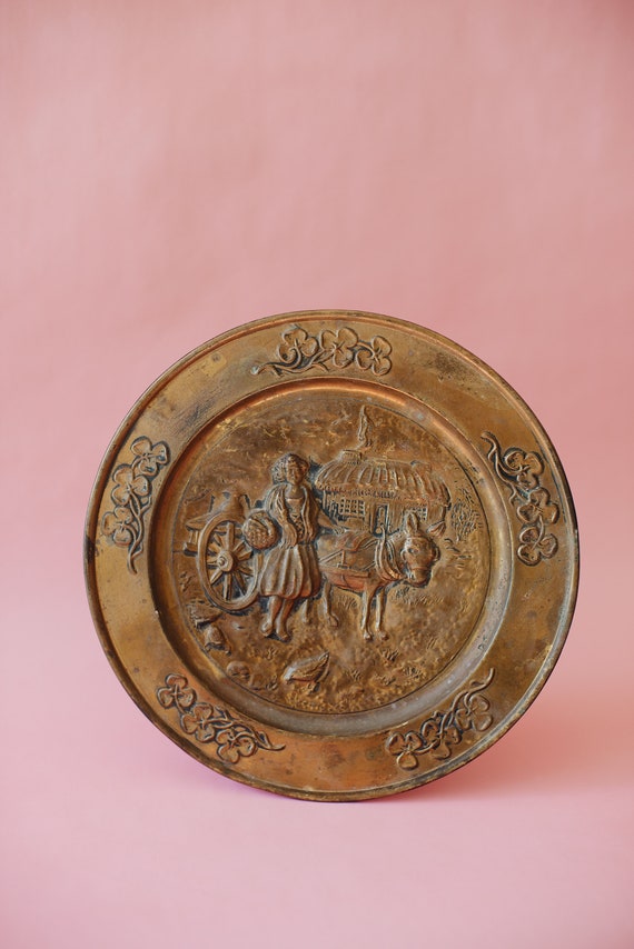 Lombard Q A Ltd Vintage Round Brass Wall Plate Image 0