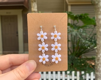 DAISY DANGLES || Flower Earrings || Daisy Earrings || Clay Earrings || Handmade Earrings || Birthday Gift for Her || Valentine's Day Gift