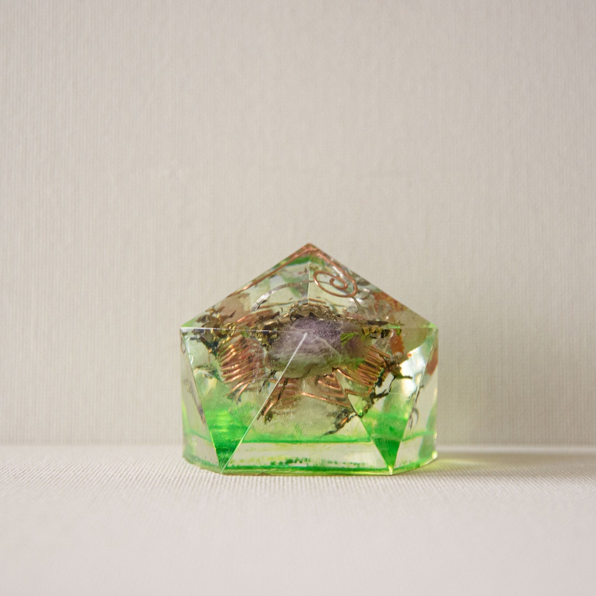 Orgonite Pyramide Polyèdre. O50021