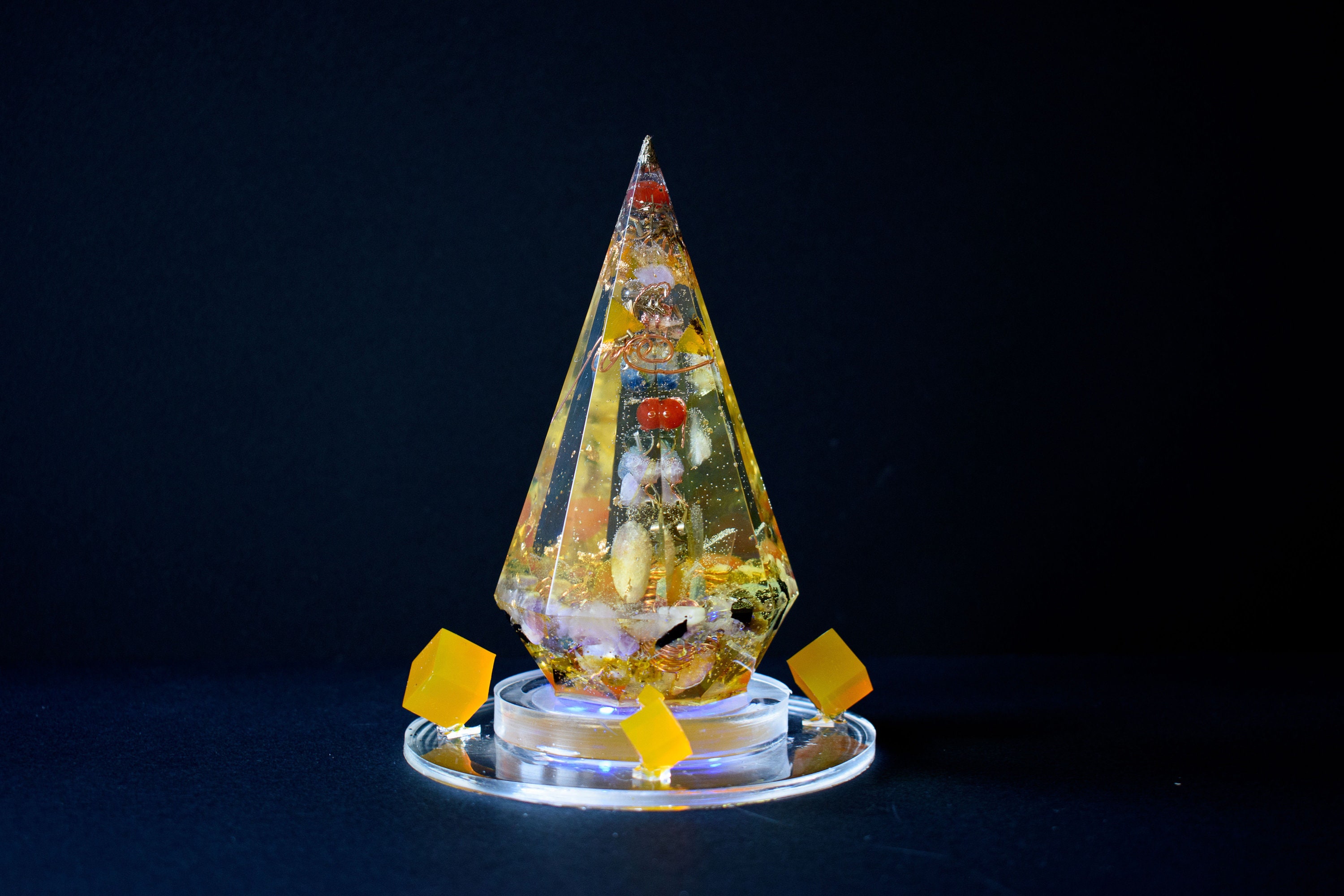 Orgonite Pyramide Diamant. 68722