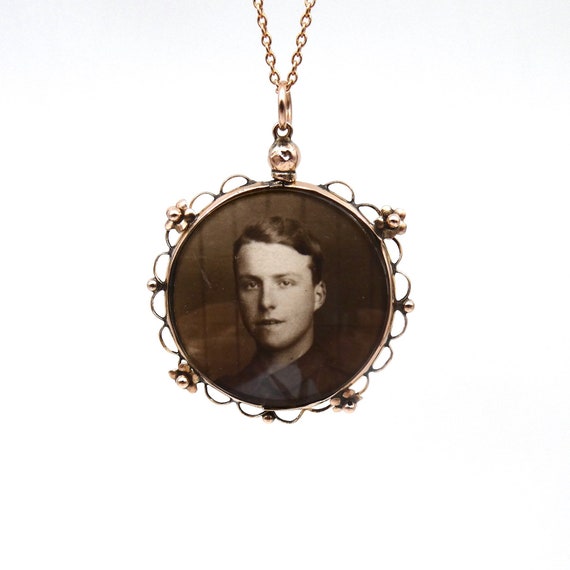 Rose gold vintage pendant, a rose gold frame for p