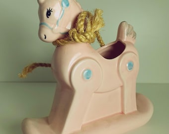 Maceta de cerámica vintage de los años 50 con forma de caballo balancín rosa, decoración infantil, Goldhammer Ceramics, San Francisco