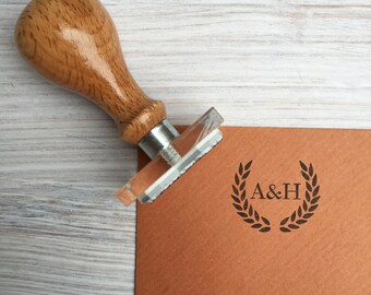 Laurel wreath monogram stamp | Wedding stamp | Monogram stamp | Custom monogram stamp| Wreath stamp | Couples monogram stamp | UK