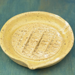 Garlic dish, ceramic garlic dish, grater, herb, blue dish for grating hard cheeses and roots.