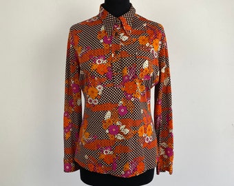 Bluzka w kwiaty w stylu vintage z lat 70., bluzka z lat 70., top z lat 70., koszula z lat 70., top z lat 70., koszula z poliestru w kwiaty, poliester z lat 70., koszula z poliestru w kwiaty z lat 70.