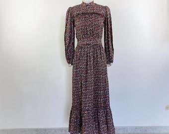 70s long floral dress, 1970s long dress, 1970s floral dress, 1970s dress, long sleeve floral dress, 70s boho dress, cottagecore floral dress