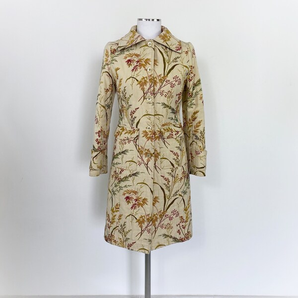 Gardenia Embroidery Coat main image 0