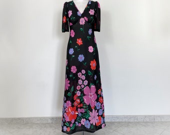 Vintage 70s Floral Maxi Dress: Retro Garden Party Boho Style
