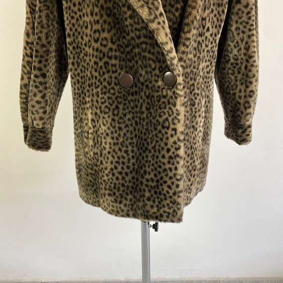 Vintage leopard faux fur coat, cheetah coat, anim… - image 5