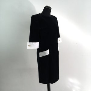 90s vintage black velvet dress, knee lenght dress, vintage sheath dress, black fitted dress, 1990s black velvet dress, velvet mini dress image 2