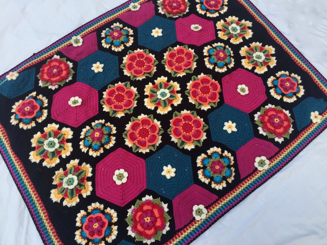 Frida kahlo crochet blanket hotsell