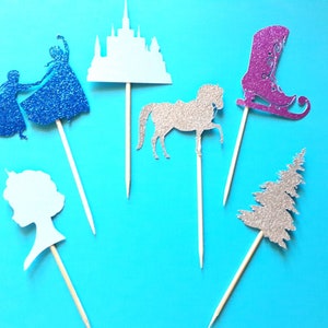 Frozen Cupcake Toppers. Frozen Birthday. Frozen Theme. Frozen Cupcake Picks. Frozen Birthday Party. Elsa ans Anna Cupcake Toppers